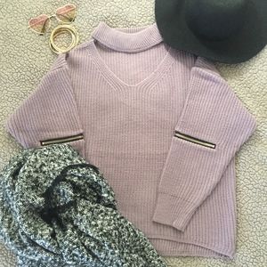 Chunky choker loose-fitting sweater (never worn)